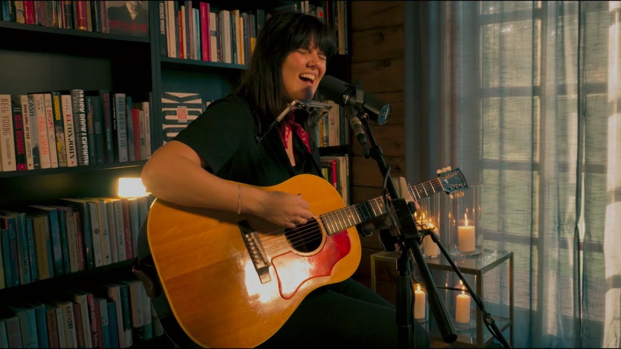 Kajsa Vala: Live at The Farm