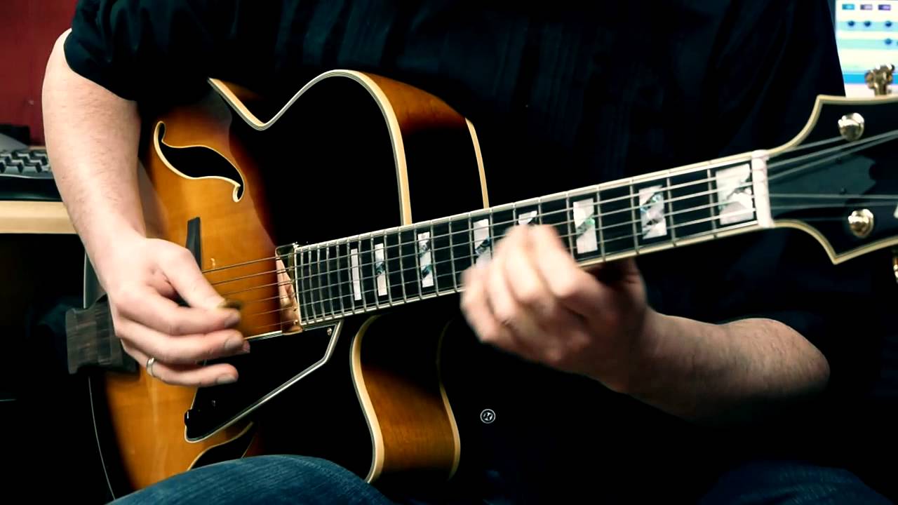 Peerless Monarch Archtop Jazzguitar - Played by Andreas Schulz