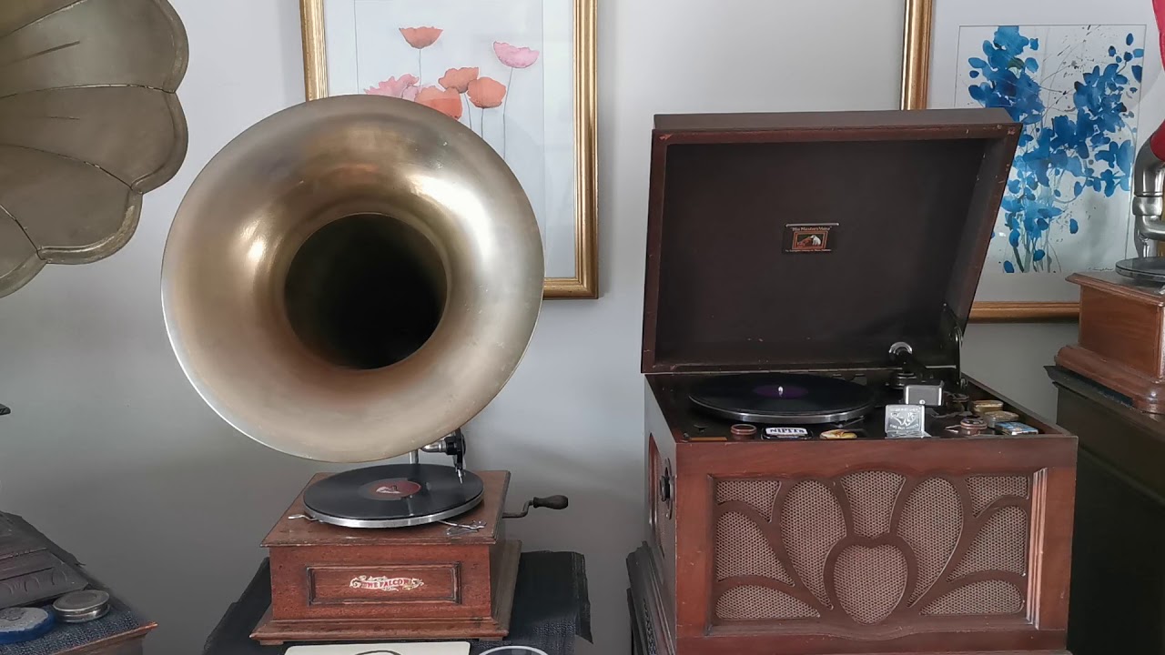 Back Bay Shuffle - Artie Shaw & His Orchestra - The Falcon Horn Gramophone - HMV 78rpm