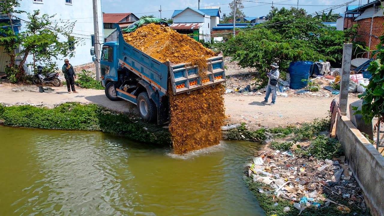 Start a New Project! Landfill Delete Flooded Area by Skills Operator Bulldozer Push Soil with Trucks