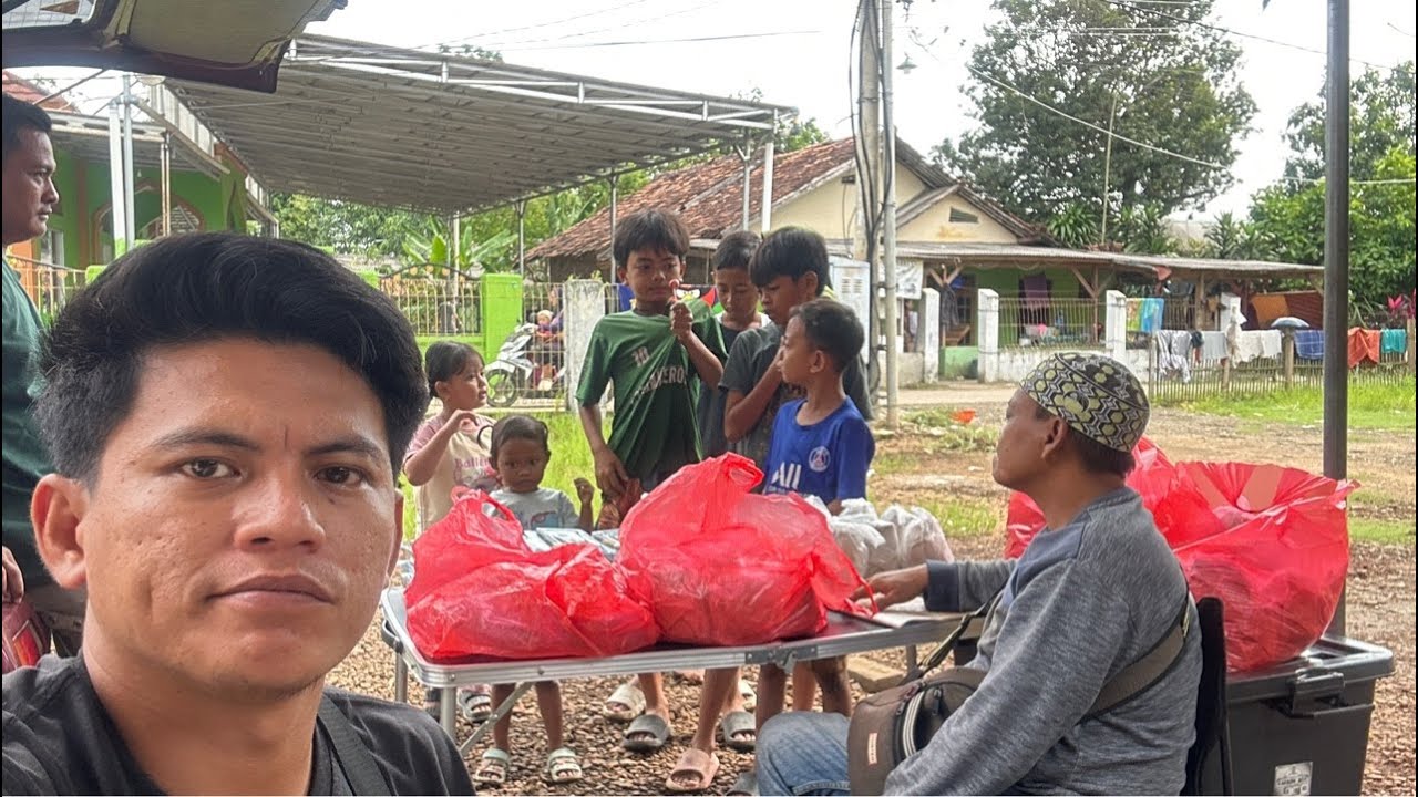 JUAL NASI & DONAT UNTUK BERBAGI DI PERKAMPUNGAN
