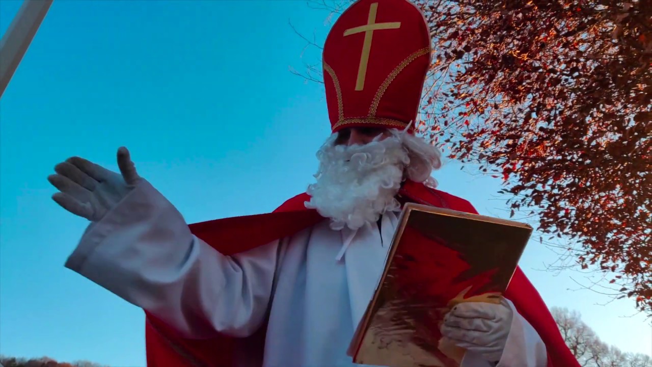 Der Nikolaus mit seinem Schlitten