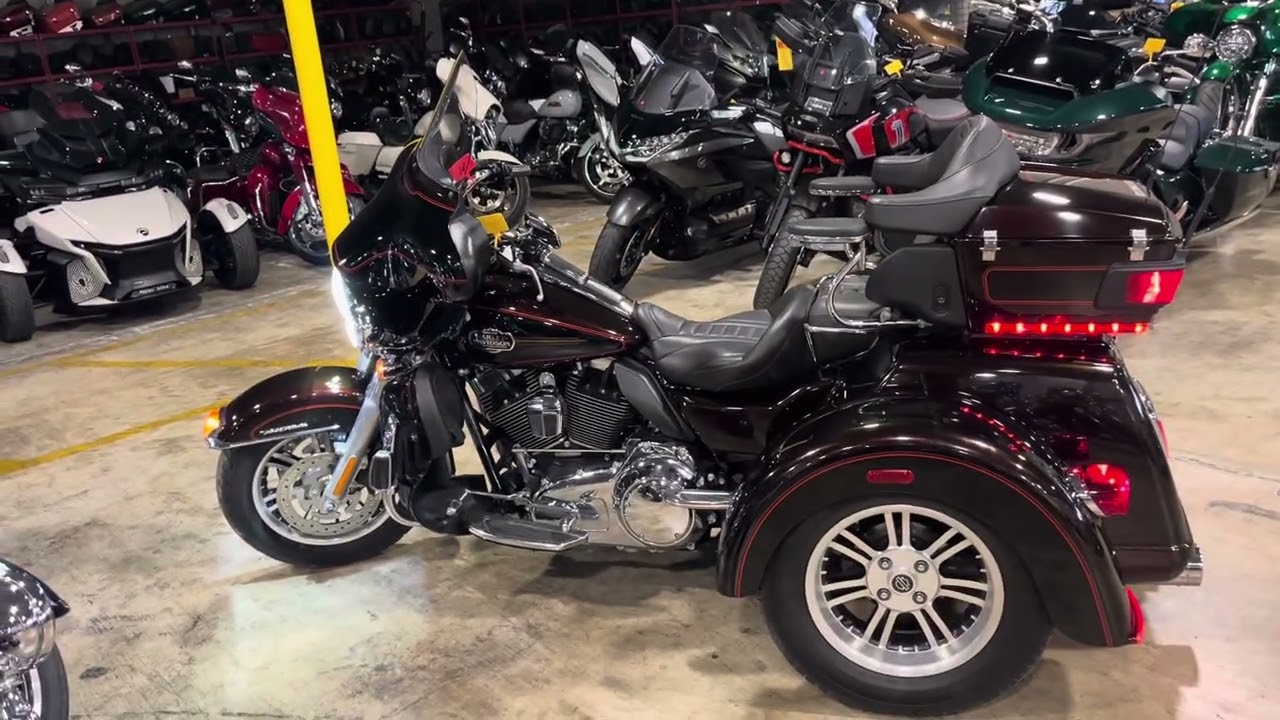 2011 HD Tri-Glide Ultra Classic FLHTCUTG