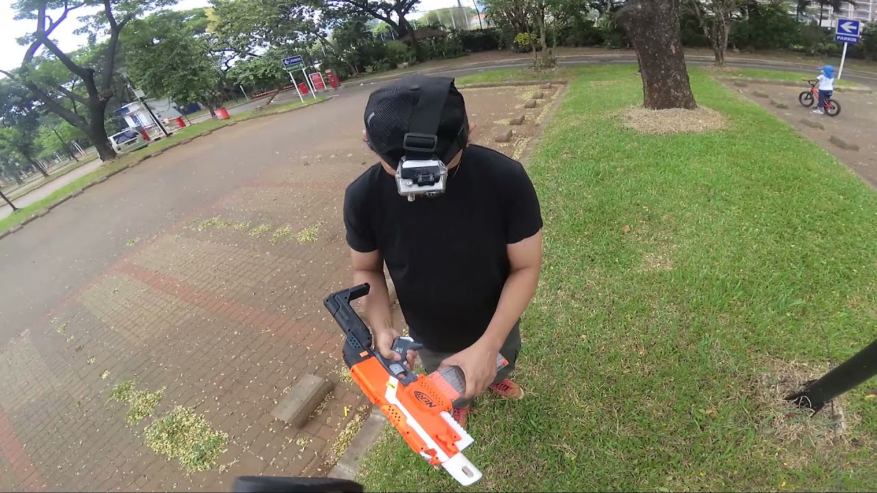 modifikasi nerf stryfe gameplay 1 vs 1 death match senayan