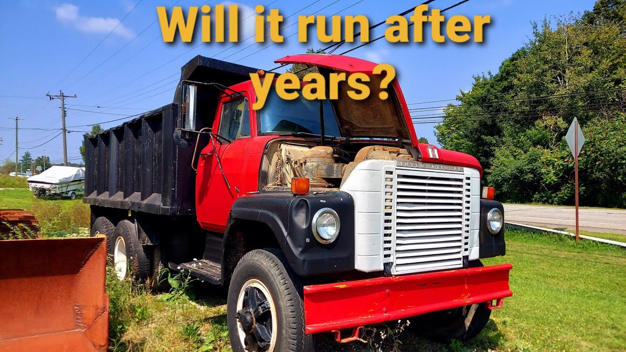 Will it Run After 2 Years? - 1960s International Fleetstar 2010A Dump Truck Tour