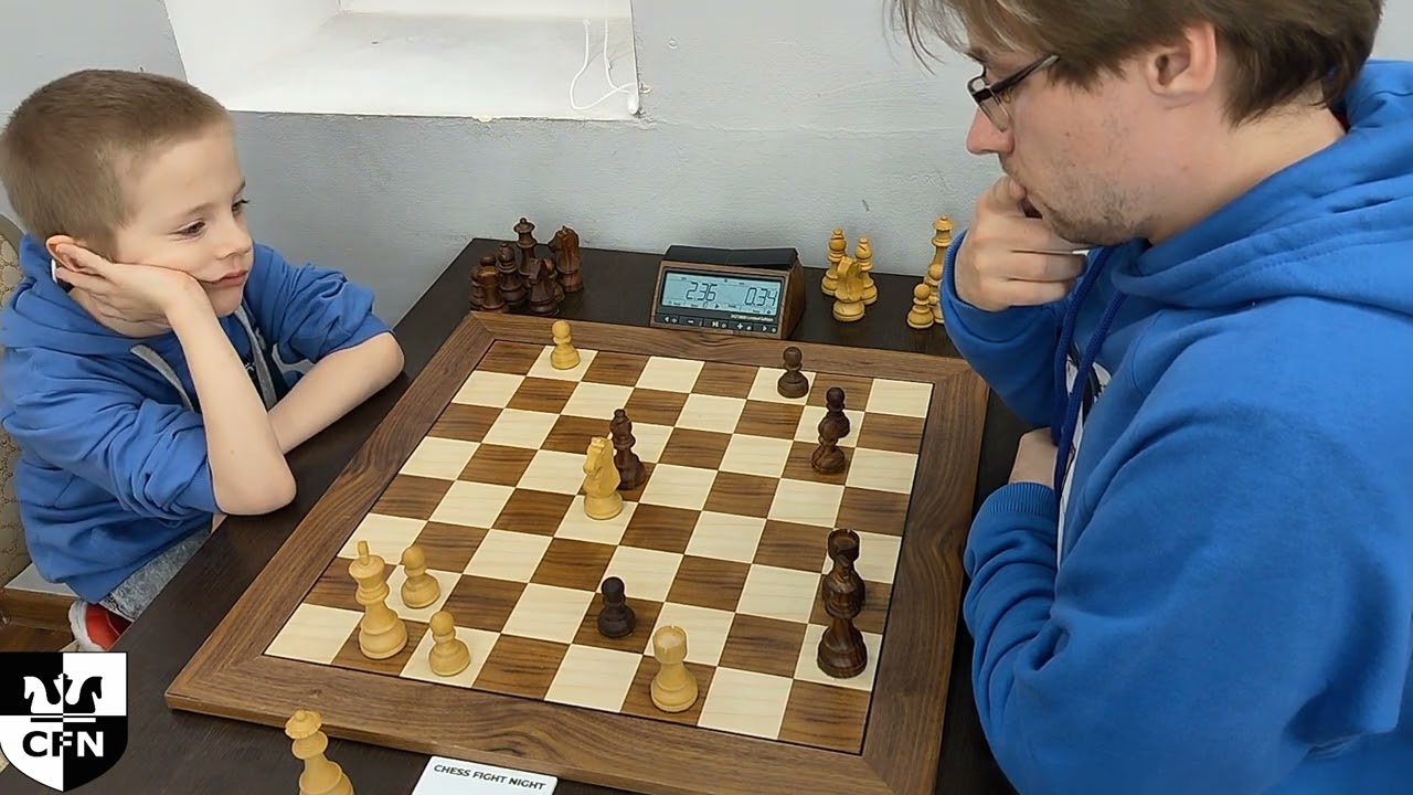 Tweedledum (1521) vs Smiley (1618). Chess Fight Night. CFN. Blitz