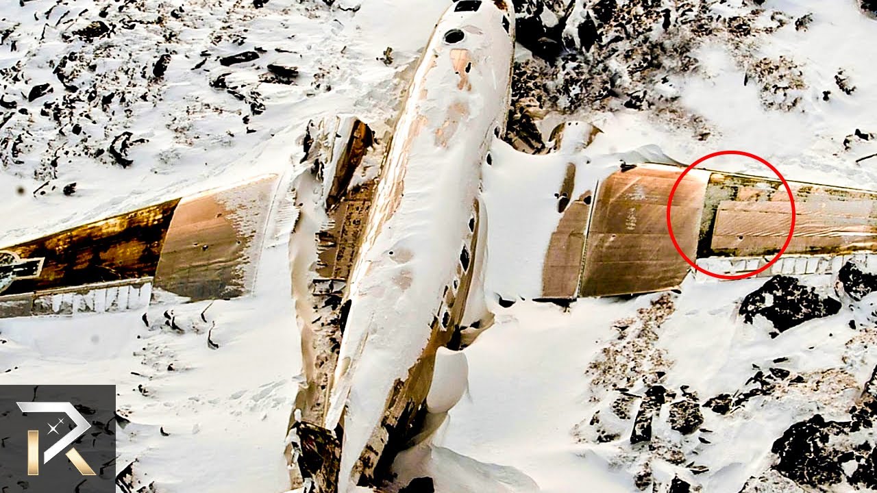Why Planes Don't Fly Over The North Pole