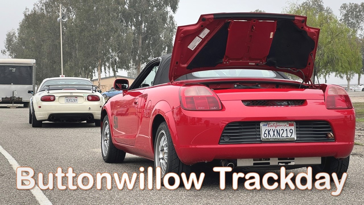 Cold & Foggy Buttonwillow Trackday | MR2 Spyder & NC Miata