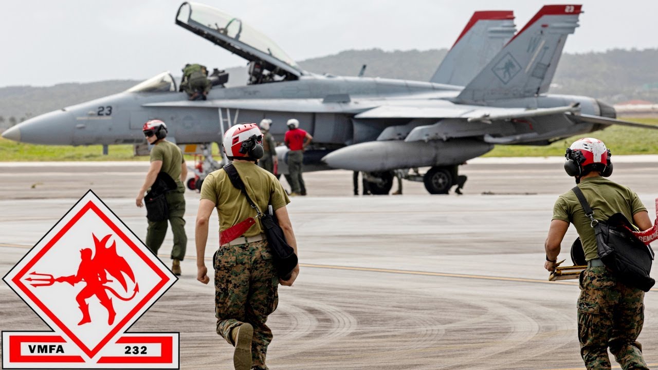 USMC, Красные Дьяволы. Истребители F/A-18 Hornet во время боевых учений на острове Гуам.