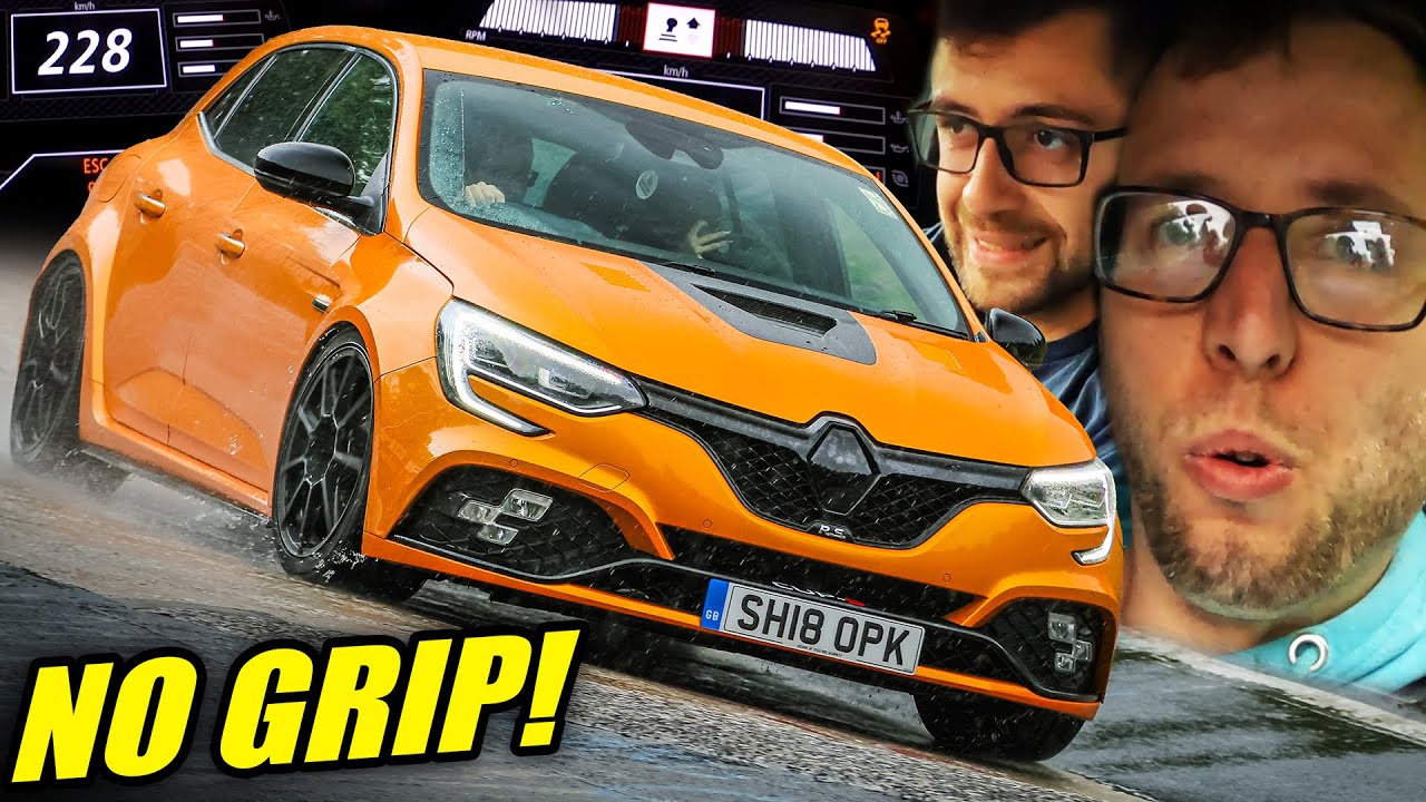 SCARY! Trying Not To Die in Megane RS in the Wet on Semis! // Nürburgring
