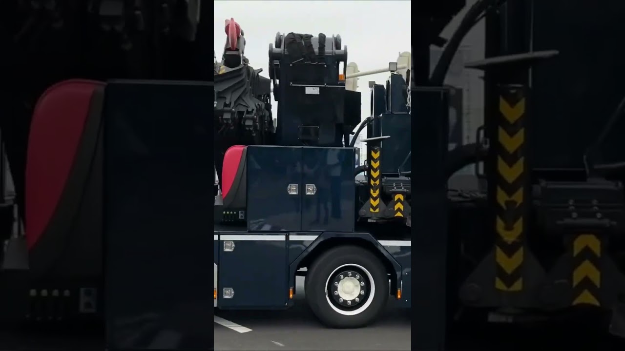 Amazing special transport Volvo FH16 660 Truck Arjen Kandt hauls a small Caterpillar bulldozer