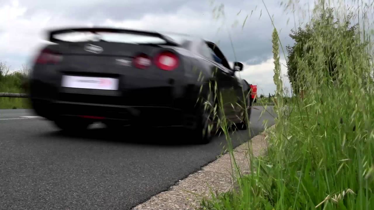Shiftech Tuned Black & White GTRs w/ ARMYTRIX Exhaust - Revs & Flybys Sounds