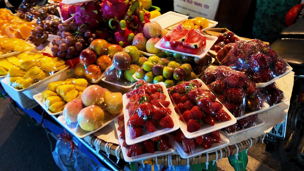 Unbelievable Hanoi Food Market Experience!