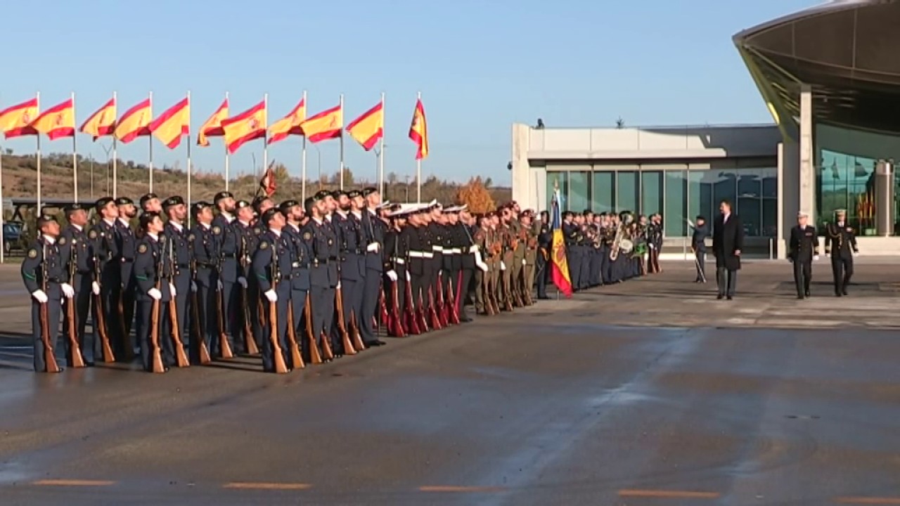 Ceremonia oficial de despedida a SS.MM. los Reyes. Viaje de Estado a Portugal