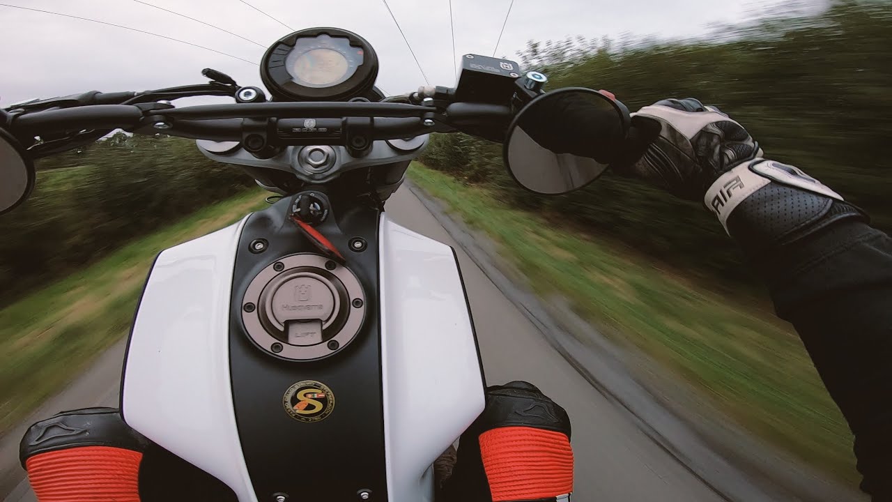 🚀 Husqvarna Svartpilen 401 Akrapovic RAW Sound | Wheelie 🔥