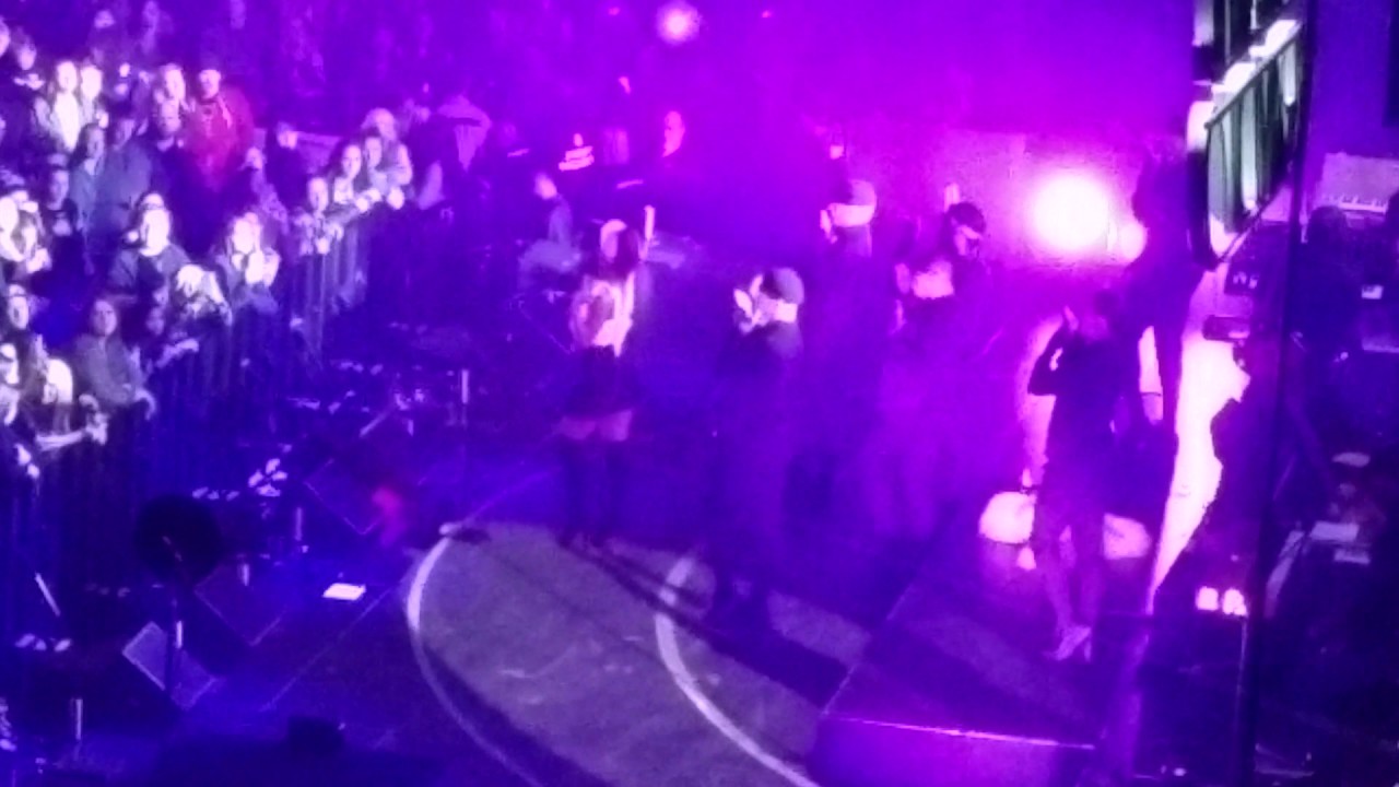 Ariana Grande Be Alright Jingle Ball Chicago 12-14-16