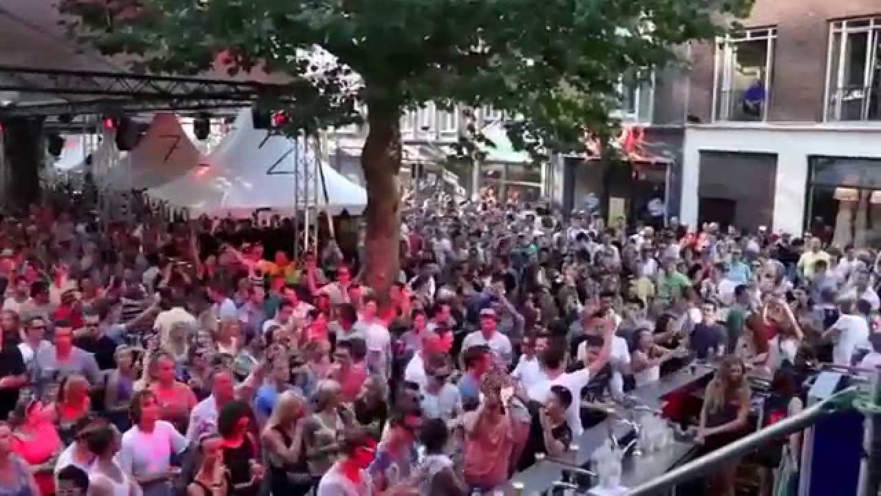 1 minuut stilte voor MH17 op het Koningsplein