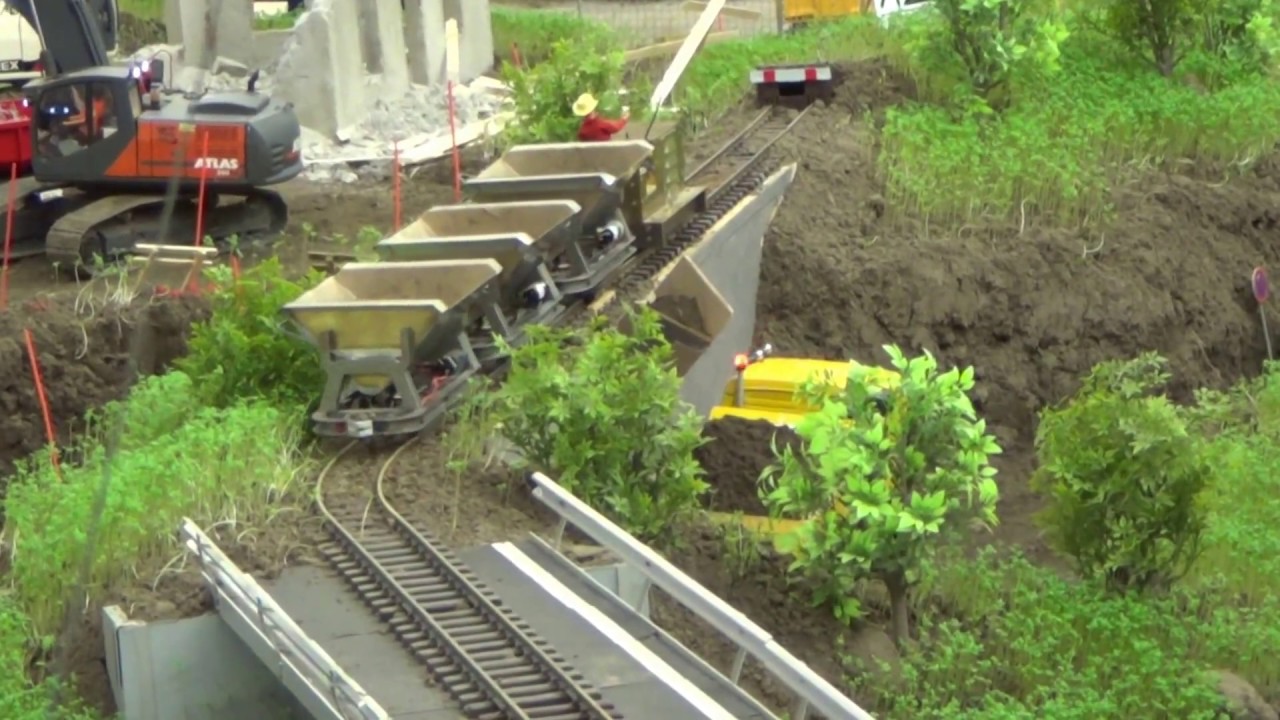 Feldbahn be- und entladen Intermodellbau Dortmund 2017