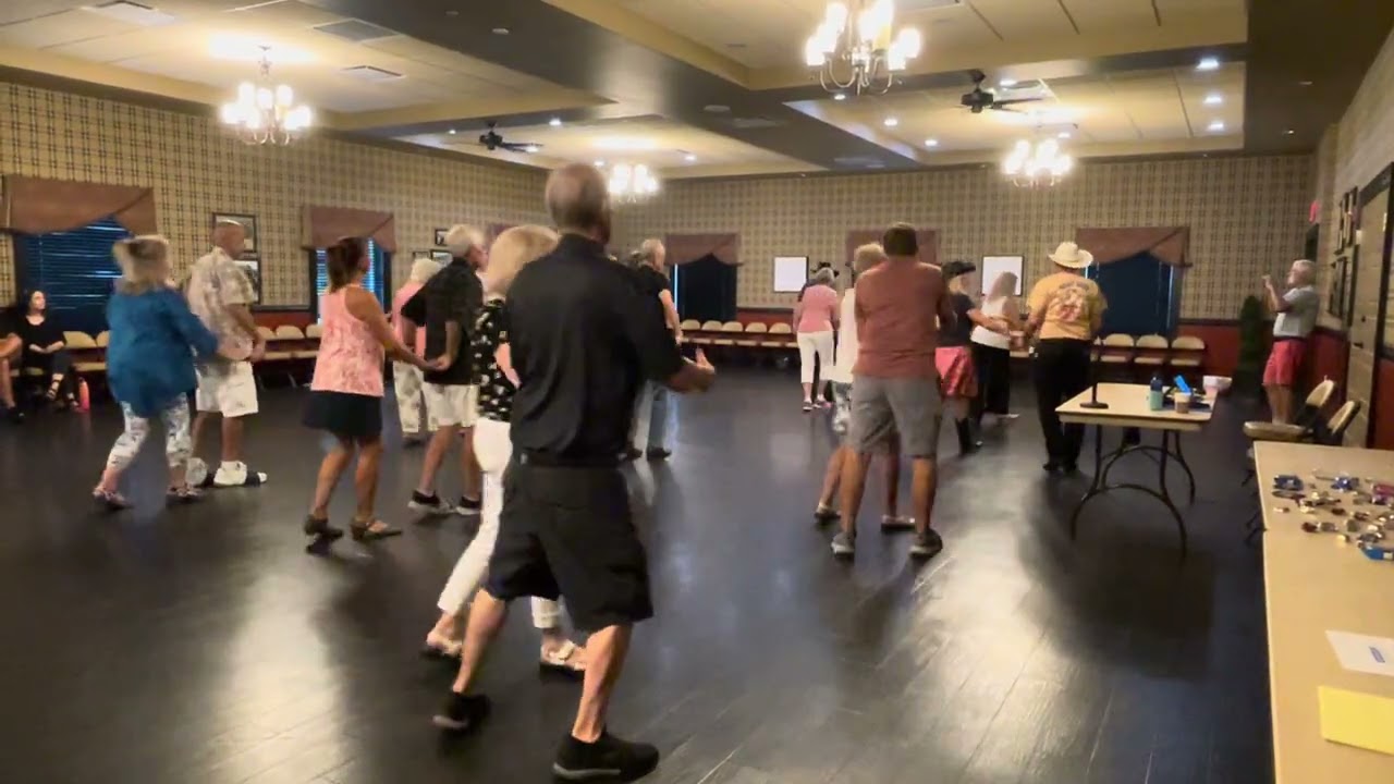 Who doesn’t love a beautiful waltz? 💃🤠
