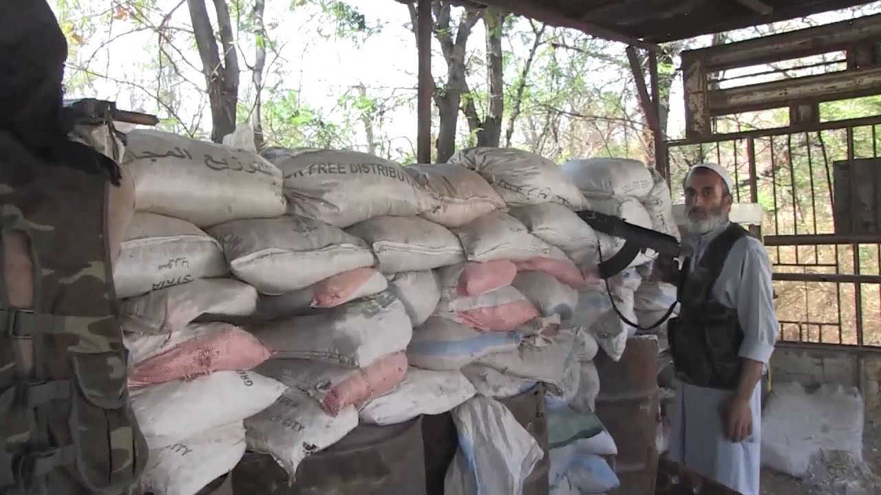 خاص الجزيرة مباشر جولة في جبهة حي الصاخور الذي روج النظام عنها انه تقدم فيه12 8 2015