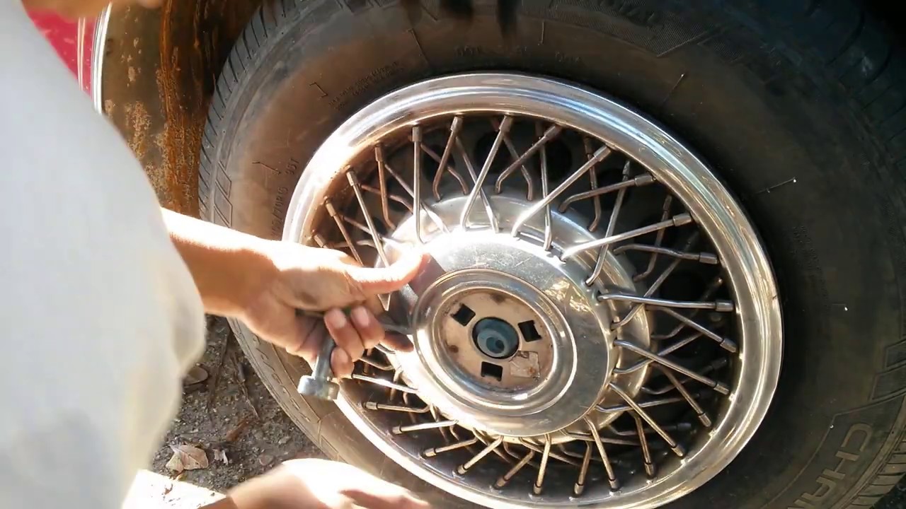 Removing locking hubcap from 80's & 90's Cadillacs | Seville Deville Eldorado Fleetwood