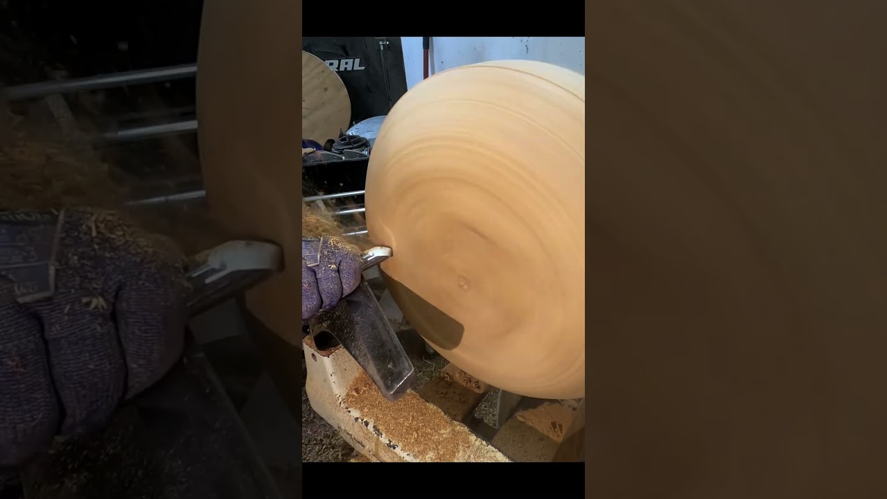 Turning maple  #woodworking #woodturner #woodturning #lathe #turning #maple #bowl
