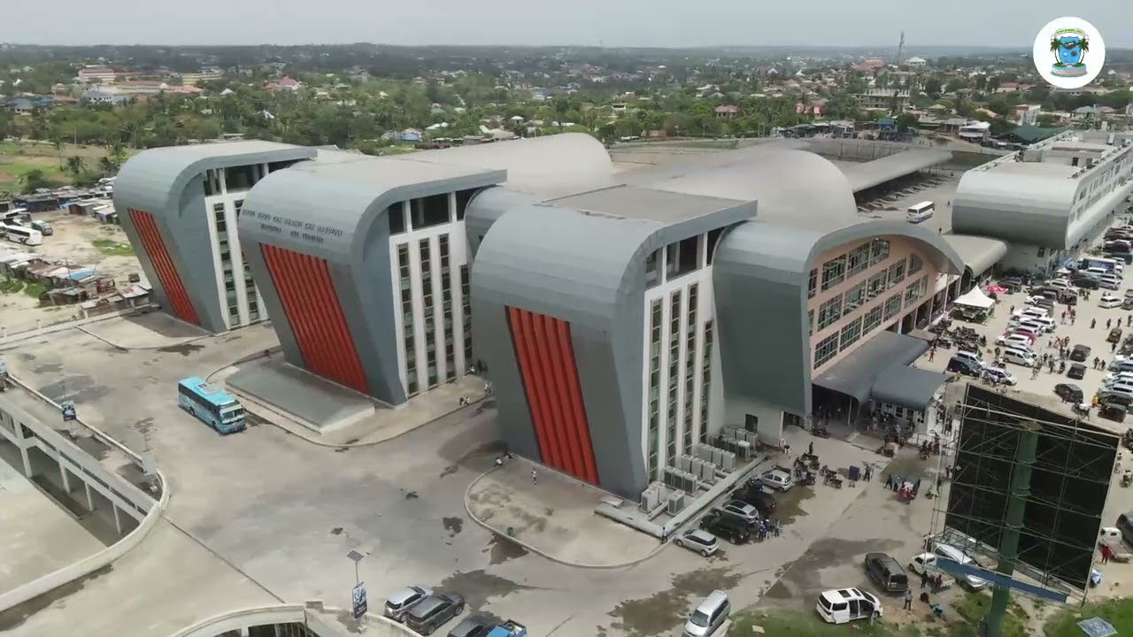 MAAGIZO YA DC BOMBOKO KWA WAMILIKI WA MABASI WANAOKIUKA SHERIA NA KUTOTUMIA STENDI KUU YA MAGUFULI