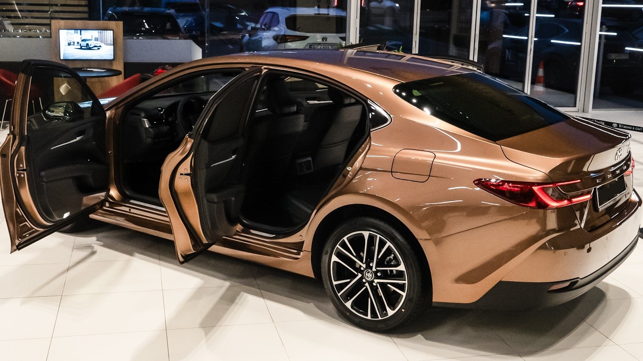2025 Toyota Camry Premium - Візуальний Огляд 4K
