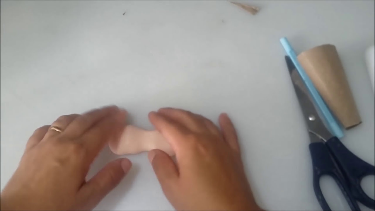 Aulas de biscuit- Passo a passo  Cabeça e corpo para noivinhos em biscuit
