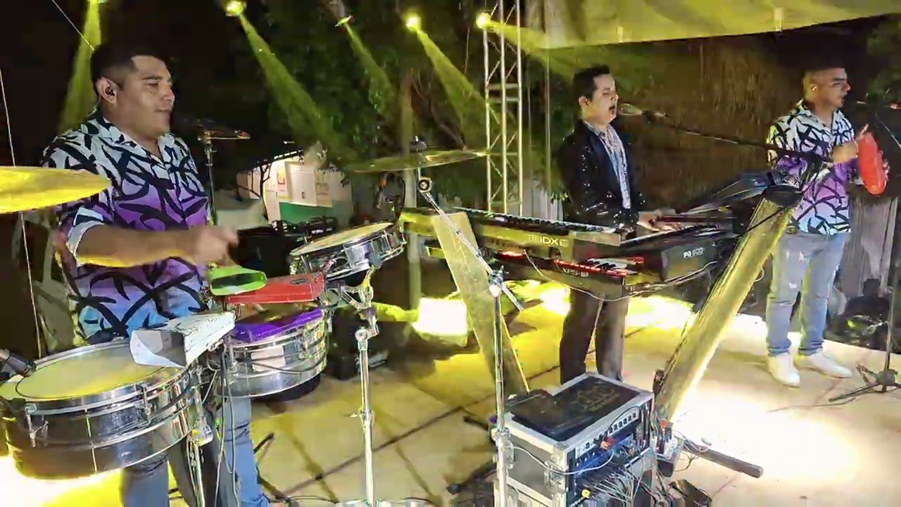 NACHO MONTERO EN VIVO DESDE MAZUMIAPAN SAN AMDRES TUXTLA ( SE LE FUE LA COCHINA AL MONTE )