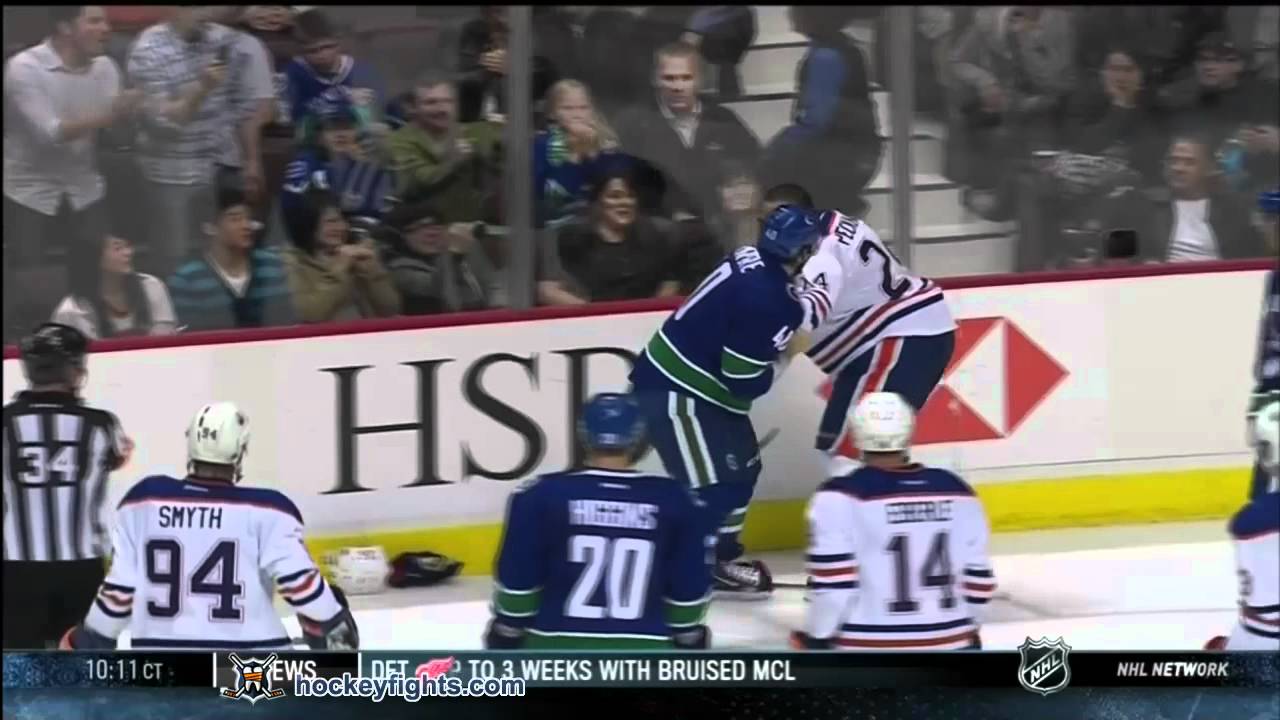 Theo Peckham vs Maxim Lapierre Oct 1, 2011