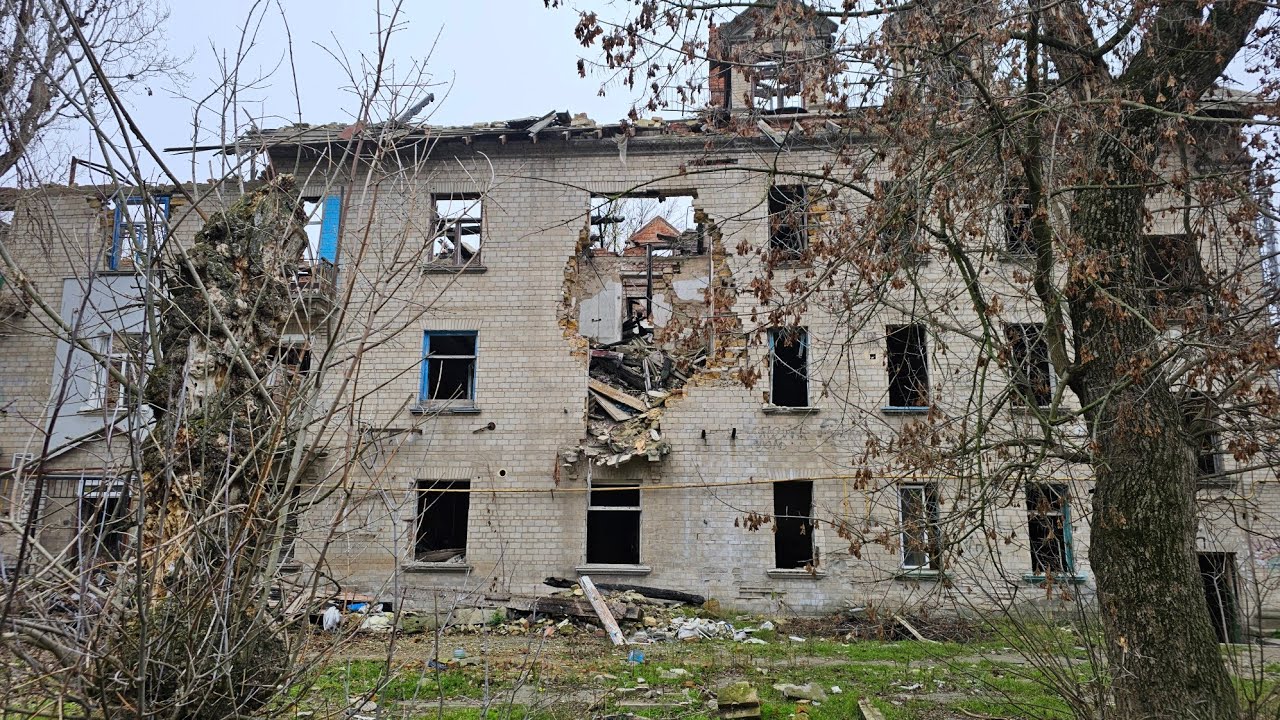 Рік вибухів, страху й надії. Херсон тримається. Поширте, щоб світ знав, через що проходить місто