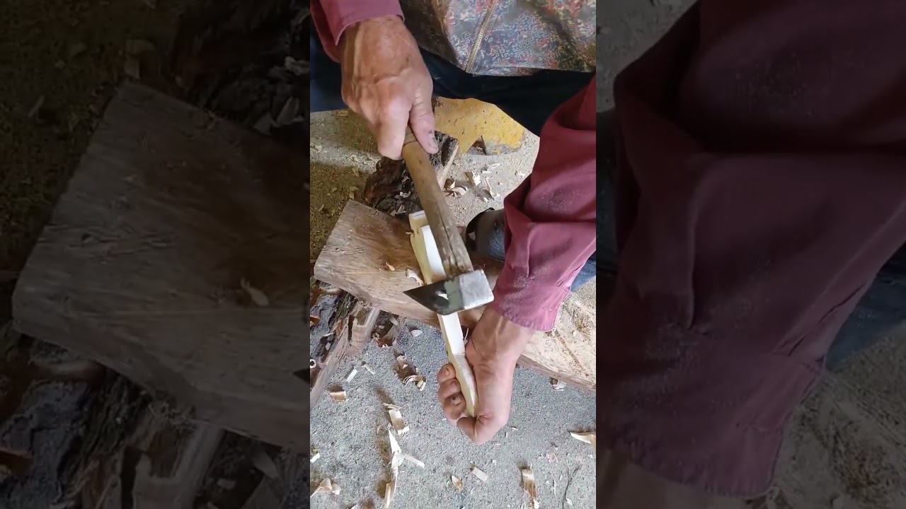 Izrada suvenira -  gusle sa orlom   