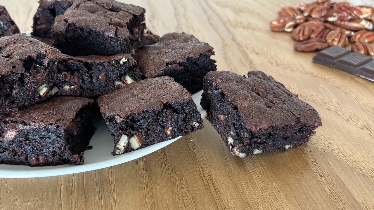 Fudgy brownies recipe | How to make fudgy brownies | Happy Home Food