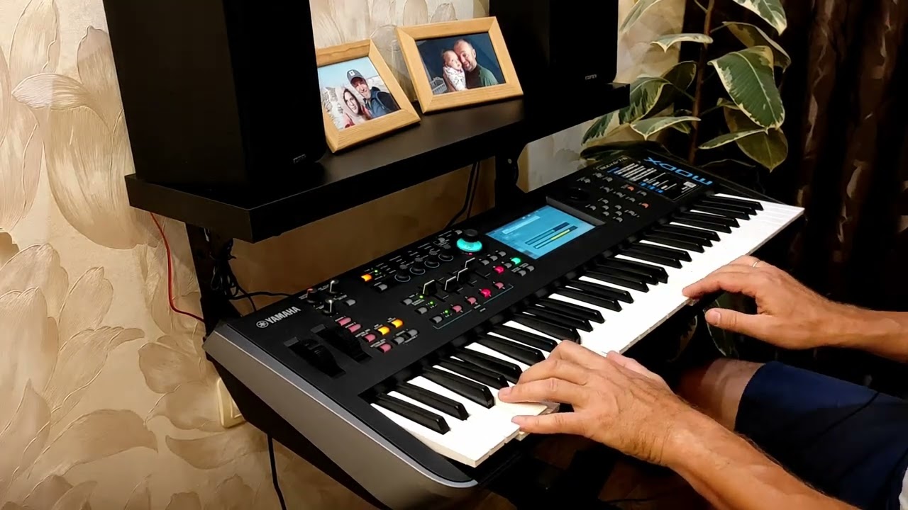 iHtio - Seashore (Yamaha MODX 6 performance, live)