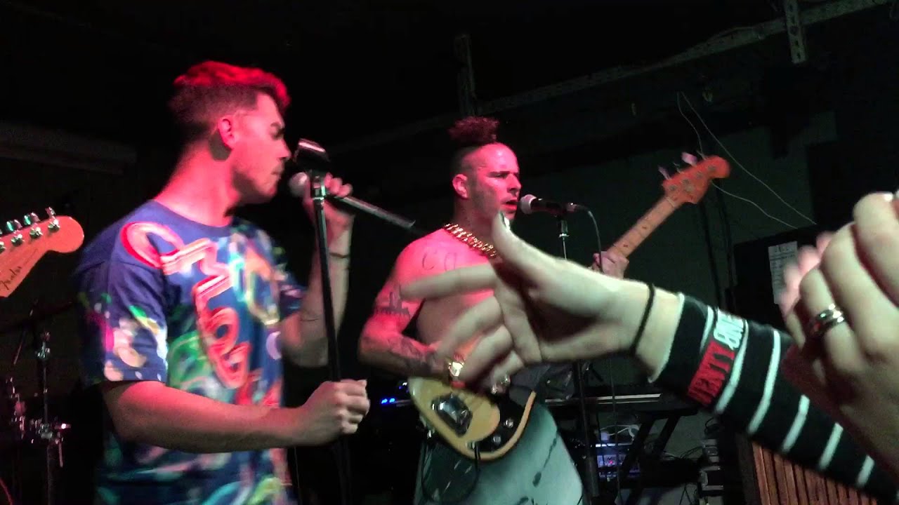 DNCE - Good Day - The Greatest Euro Tour Ever Tour [Live in Berlin 2.3.2016]