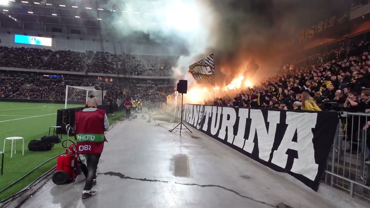 Pyroteknik på Norra Stå (AIK - Gefle 1-0)