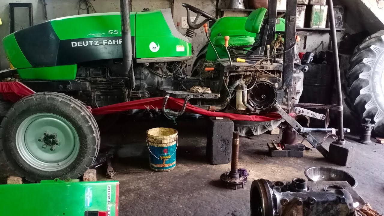 Deutz Fahr 55e के पिछले टांयर का एक्सेल के Repair का वीडियो