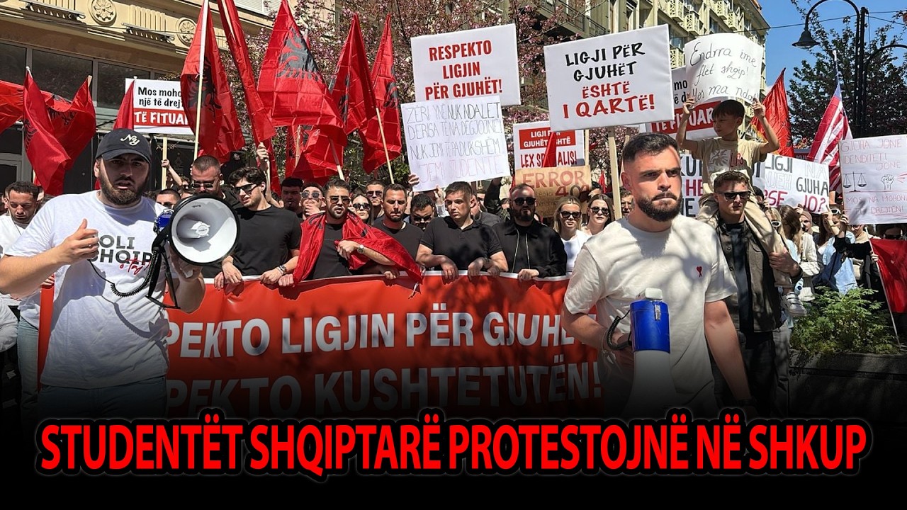 Me FLAMURIN komb&euml;tar, STUDENT&Euml;T shqiptar&euml; PROTESTOJN&Euml; n&euml; SHKUP - Nuk u lejohet PROVIMI n&euml; shqip