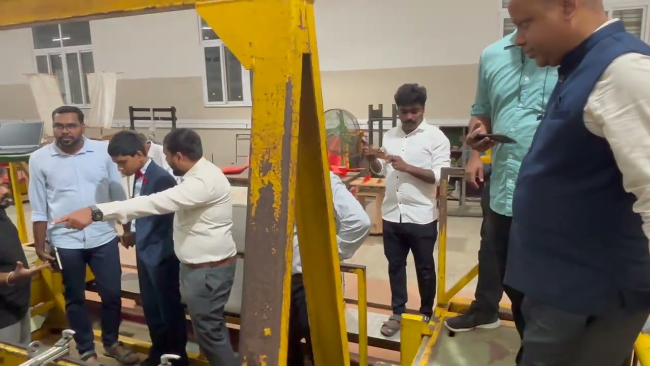 Инженеры IIT Madras продемонстрировали мне свои новейшие изобретения.