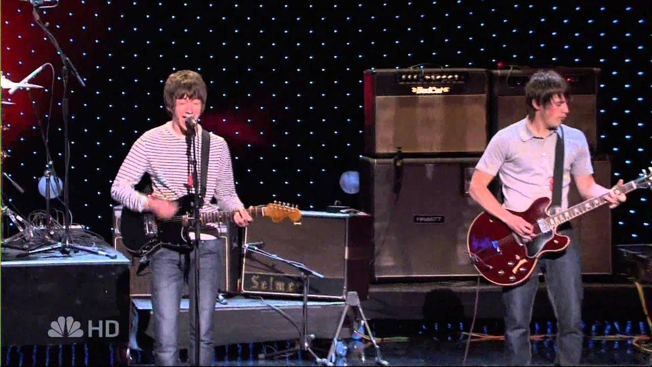 Arctic Monkeys - Brianstorm