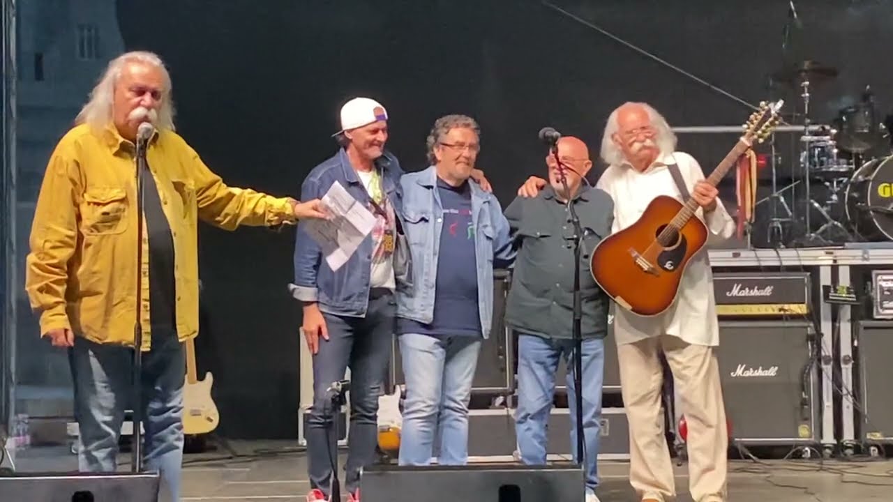 Schuster L&oacute;r&aacute;nt besz&eacute;de az 50 &eacute;ves P.Mobil jubileumi koncertje előtt (Miskolc, Rock 50 fesztiv&aacute;l)