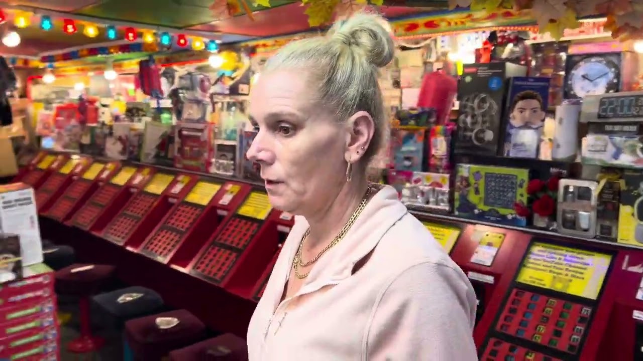 Toni&hellip;.  Get yer specials out&hellip;.  @ Haworths Prize Bingo @ Blackpool.
