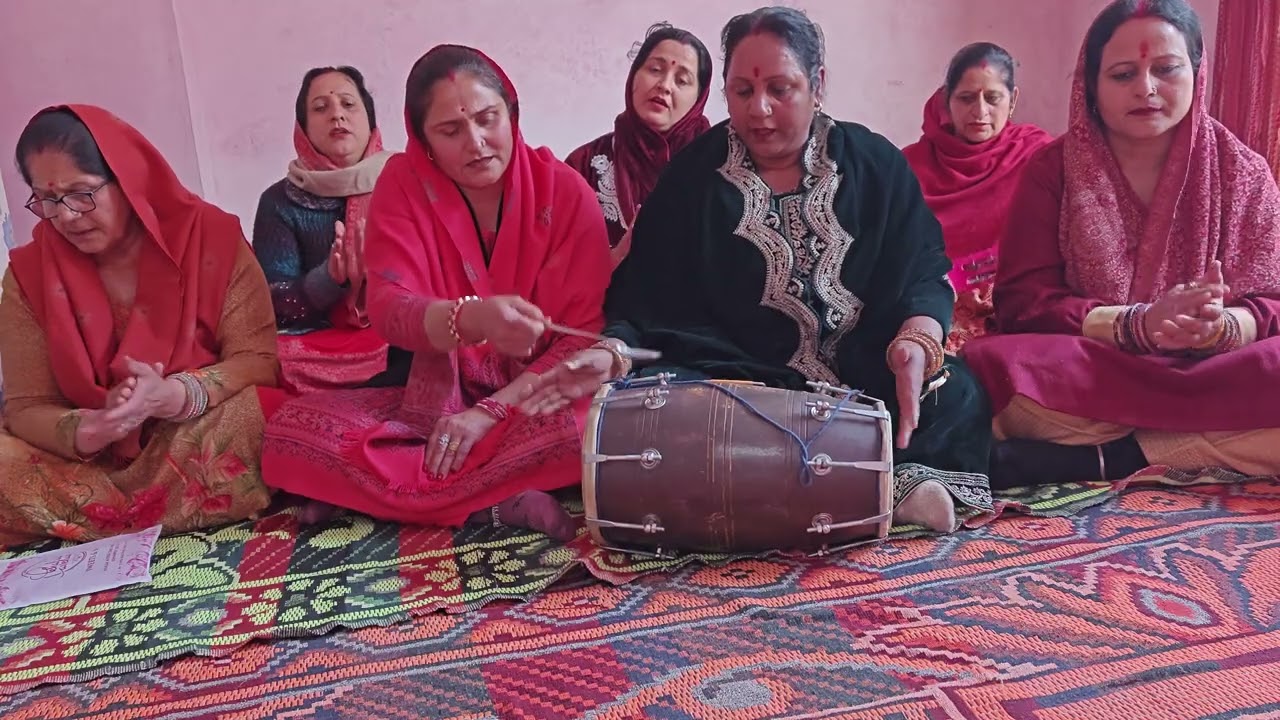 आ श्यामा मेरी गागर पर दे पर मटकी मेरे सिर ते तर दे