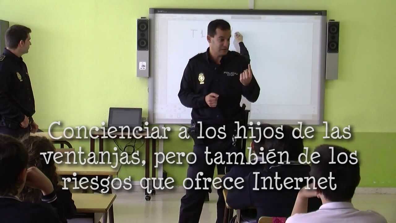 Charla de la Policía en colegios sobre uso seguro de Internet