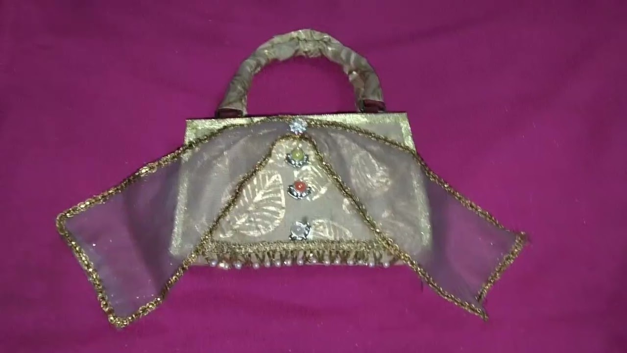 पुराने बैग में आप थोड़ी सी मेहनत करके सुन्दर सा महगां बैग बनाये🙏❤#handmadepotli 