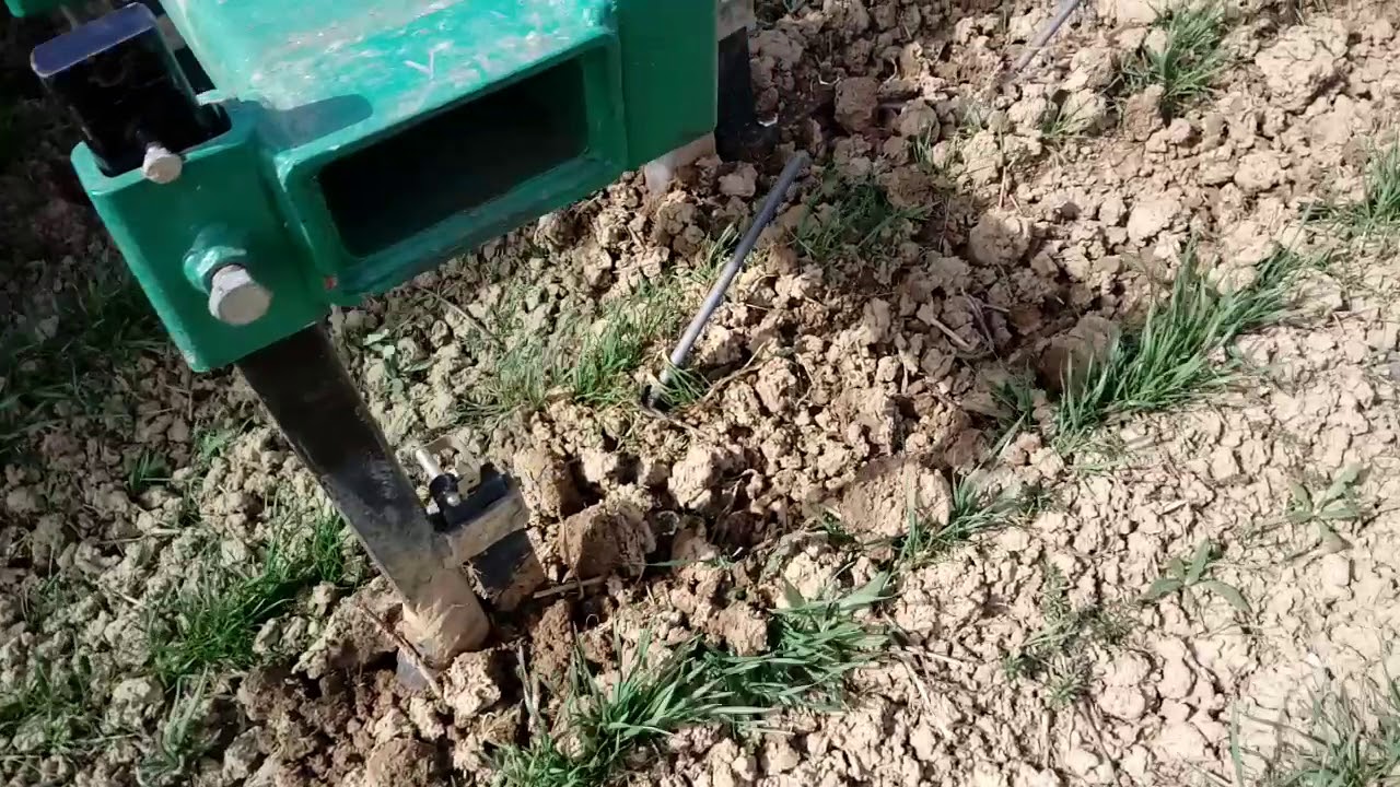 BIO-FarmVLOG#62 20180412 Weizen hacken mit Drähte Dammkultur Turiel