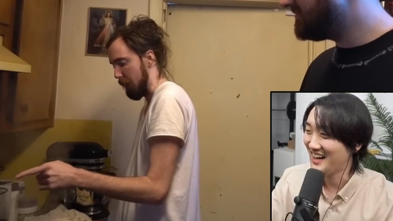SAVIX REACT TO ASMONGOLD'S ROOM TOUR