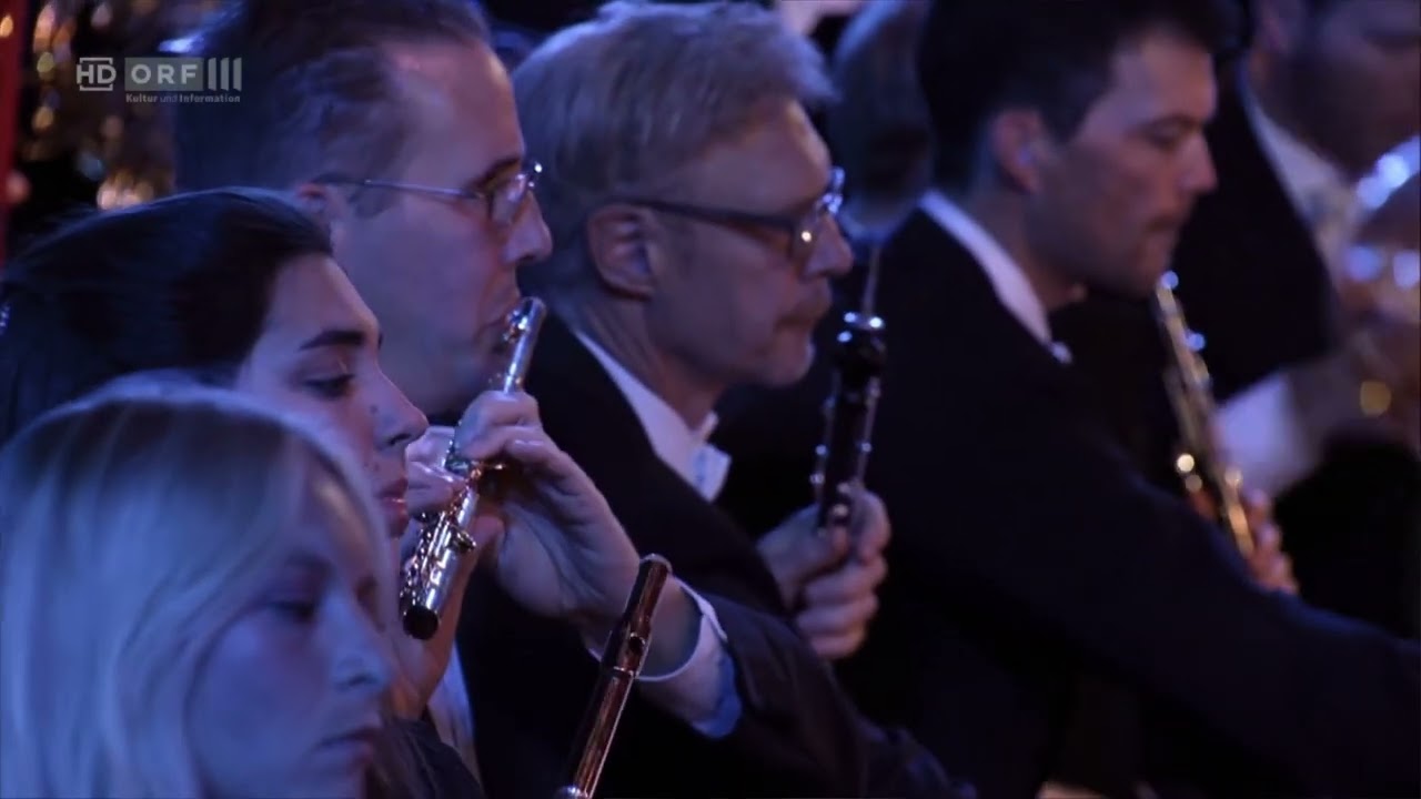 Die Sch&ouml;ne und das Biest - Suite - Alan Menken - Conducted by Michael Kosarin