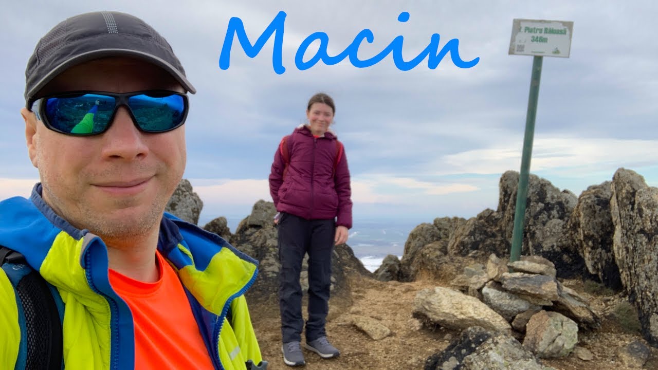 Traseu in cei mai vechi munti din Romania: Macin - Culmea Pricopanului - Monolitii de granit